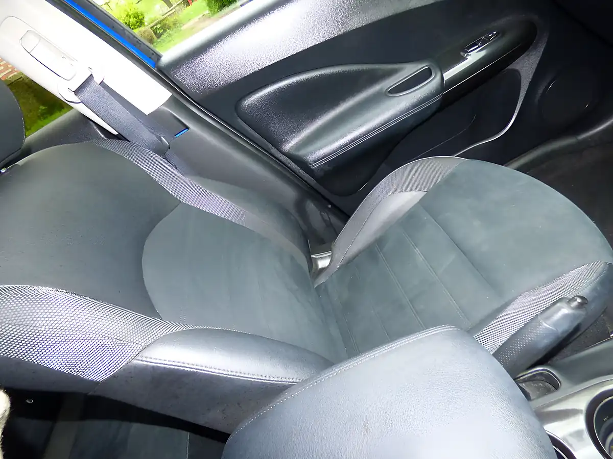 Used 2018 Nissan Juke Bose Personal Edition Blue - Interior and Exterior details 11