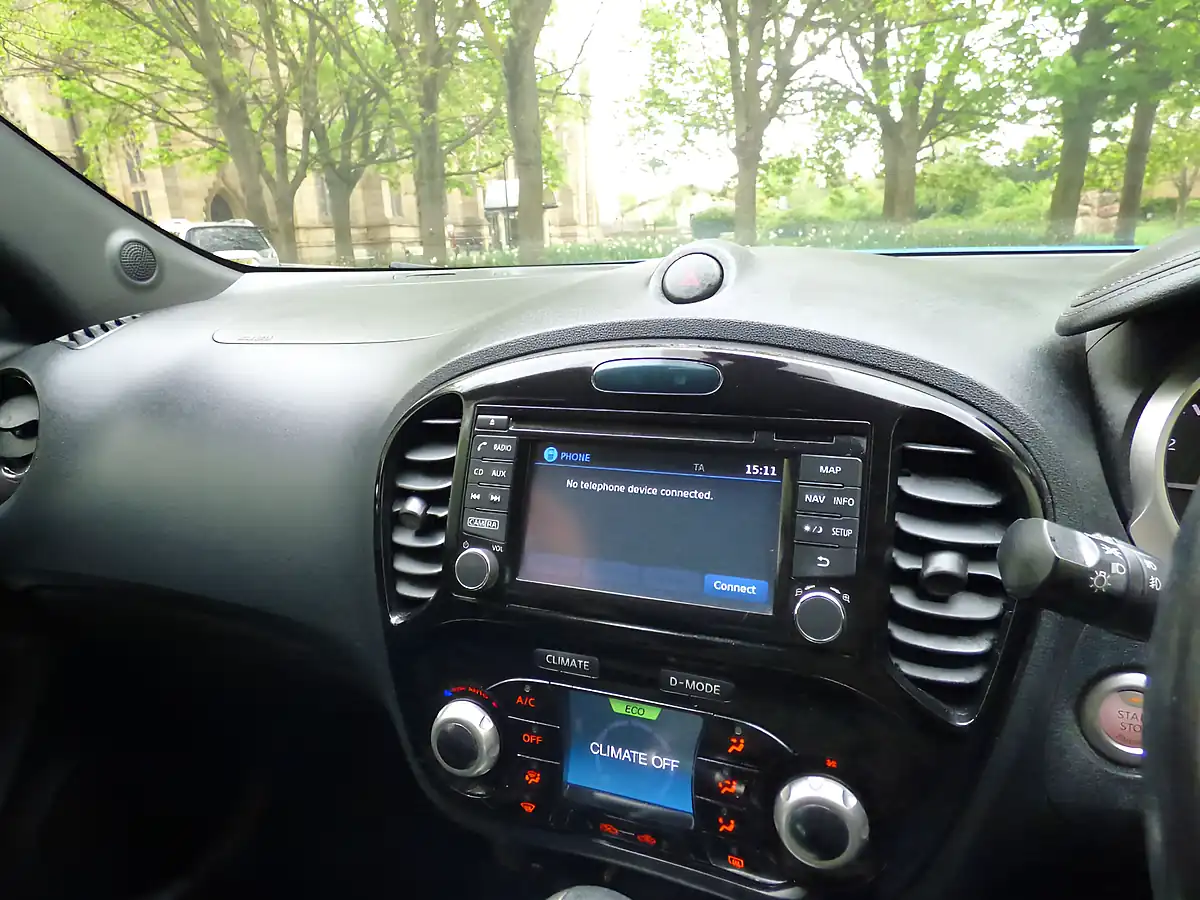 Used 2018 Nissan Juke Bose Personal Edition Blue - Interior and Exterior details 12