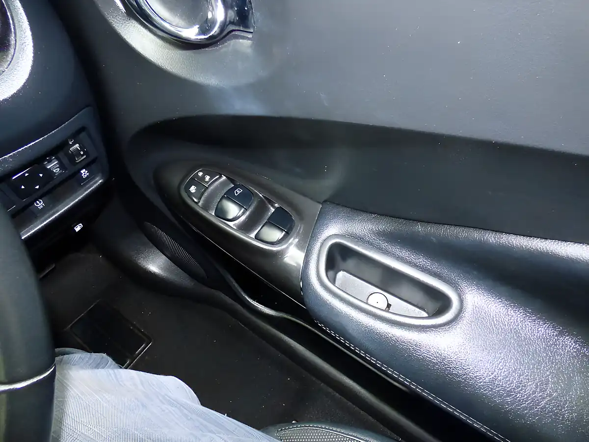 Used 2018 Nissan Juke Bose Personal Edition Blue - Interior and Exterior details 13