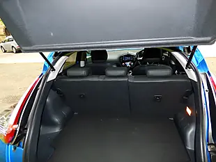 Used 2018 Nissan Juke Bose Personal Edition Blue - Interior and Exterior details 16