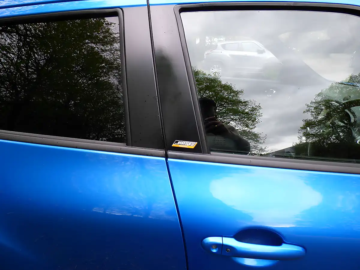 Used 2018 Nissan Juke Bose Personal Edition Blue - Interior and Exterior details 8