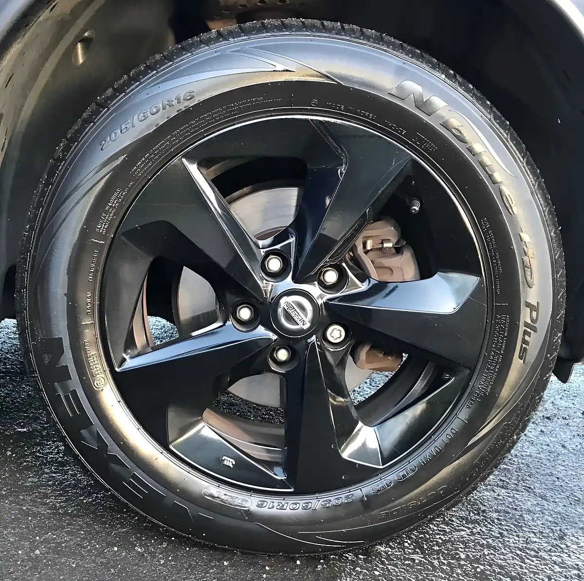 Used 2018 Nissan Juke Bose Personal Edition Inky Blue - Interior and Exterior details 16