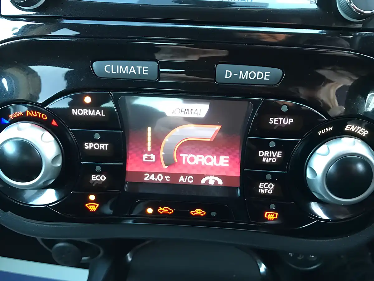 Used 2018 Nissan Juke Bose Personal Edition Inky Blue - Interior and Exterior details 18