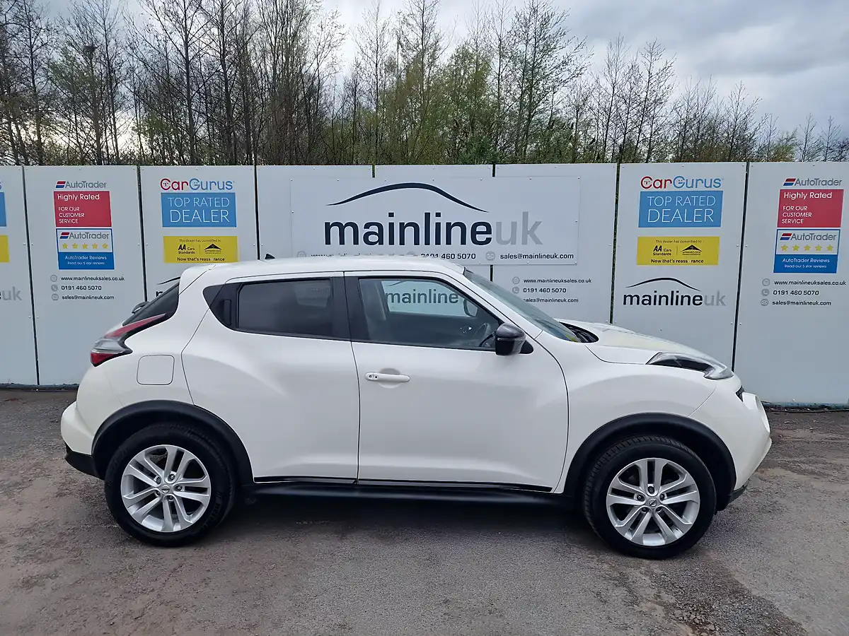 Used 2018 Nissan Juke Bose Personal Edition White - Interior and Exterior details 12