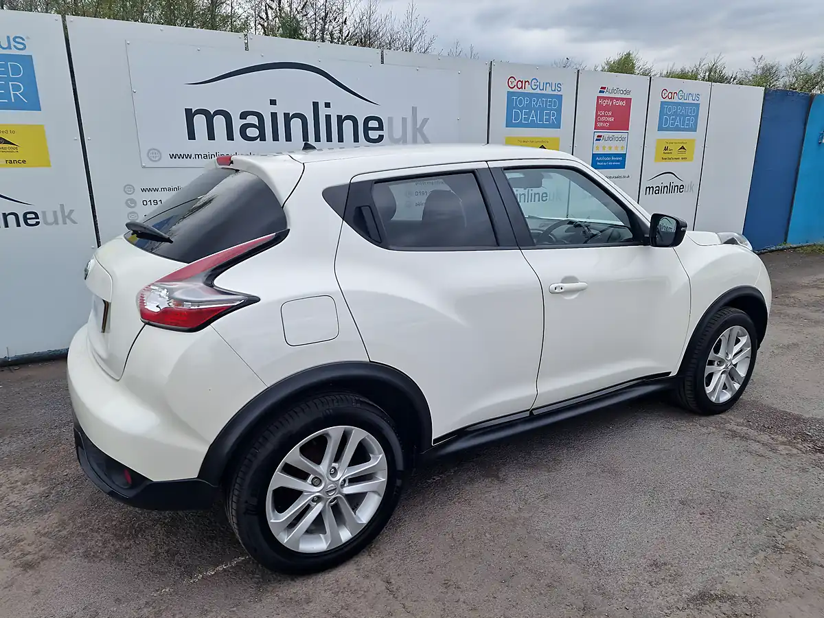 Used 2018 Nissan Juke Bose Personal Edition White - Interior and Exterior details 14