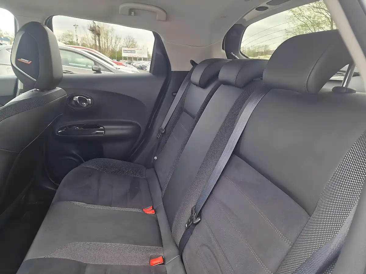 Used 2018 Nissan Juke Bose Personal Edition White - Interior and Exterior details 20