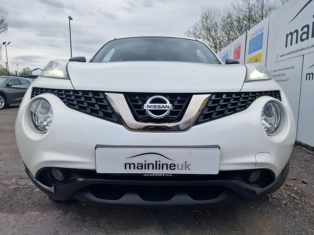 Used 2018 Nissan Juke Bose Personal Edition White - Interior and Exterior details 3