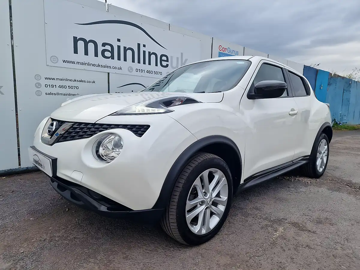 Used 2018 Nissan Juke Bose Personal Edition White - Interior and Exterior details 4