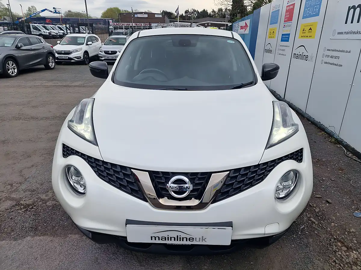 Used 2018 Nissan Juke Bose Personal Edition White - Interior and Exterior details 7