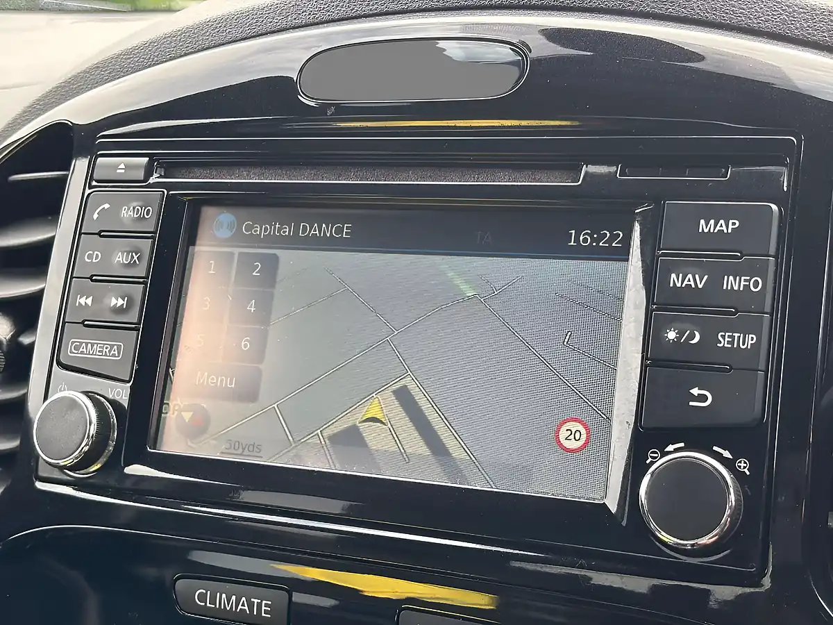 Used 2018 Nissan Juke N-Connecta Black - Interior and Exterior details 16