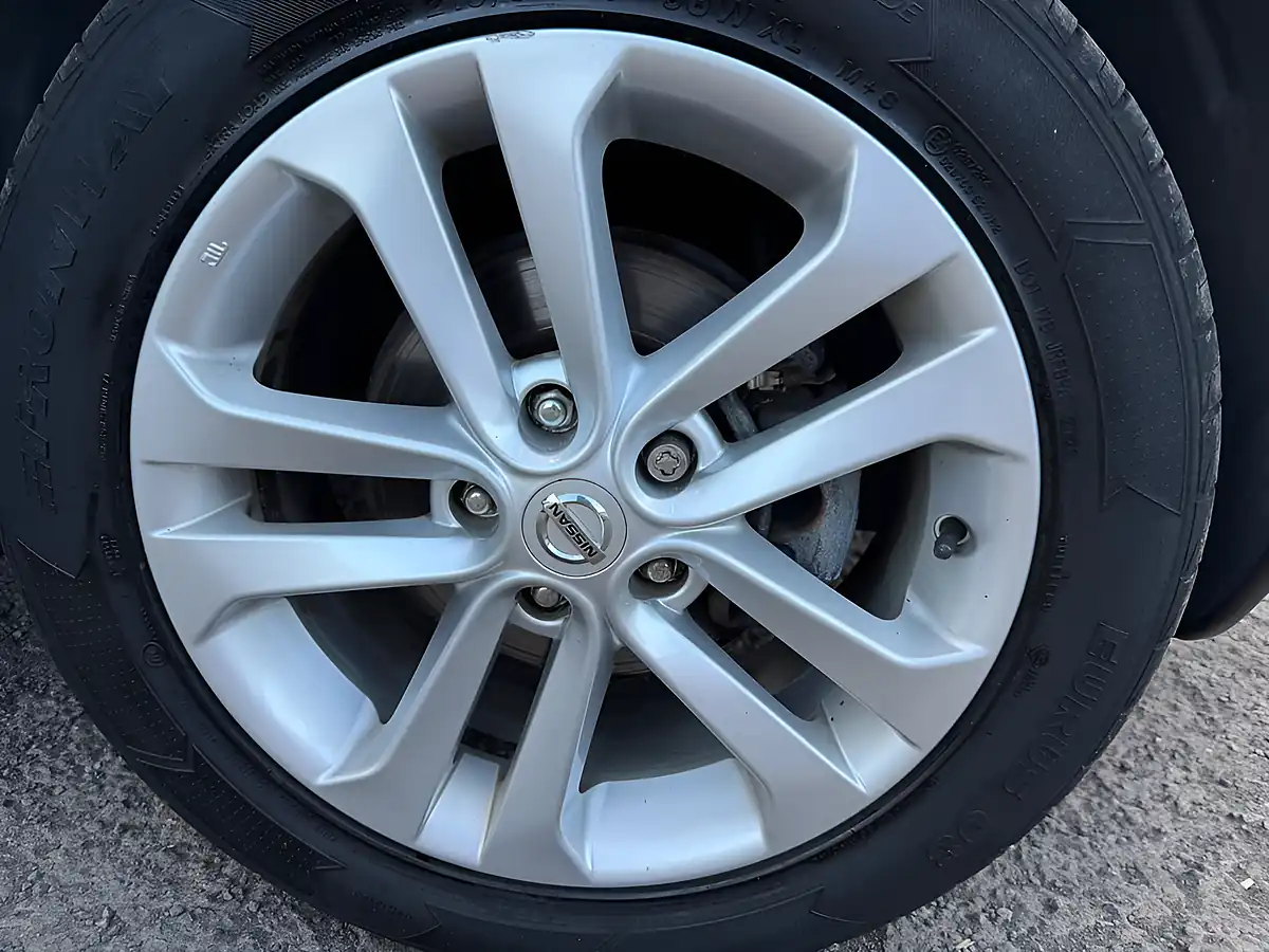 Used 2018 Nissan Juke N-Connecta Black - Interior and Exterior details 17