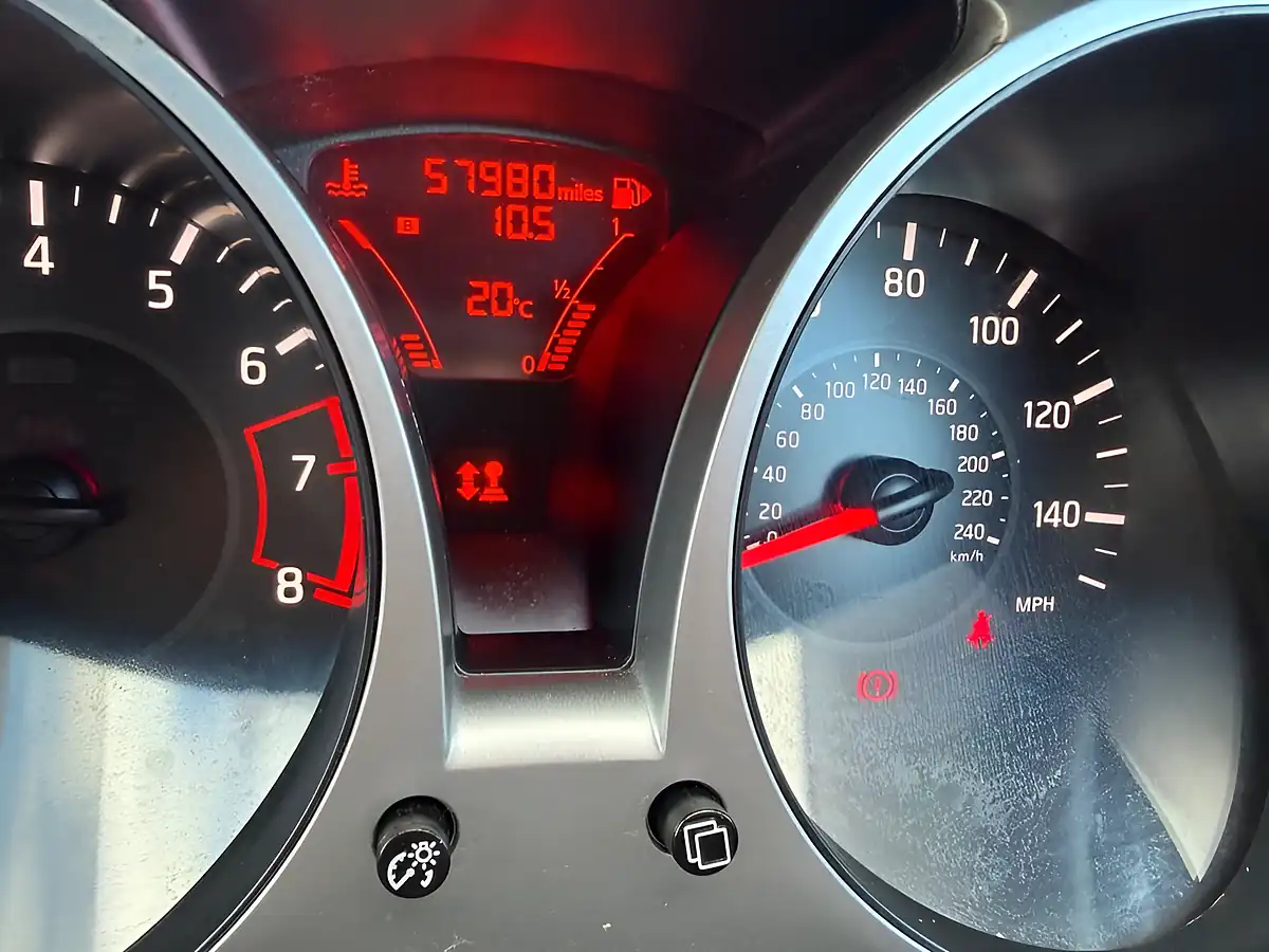 Used 2018 Nissan Juke N-Connecta Black - Interior and Exterior details 4