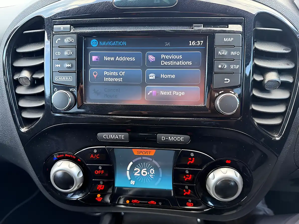 Used 2018 Nissan Juke N-Connecta Black - Interior and Exterior details 8
