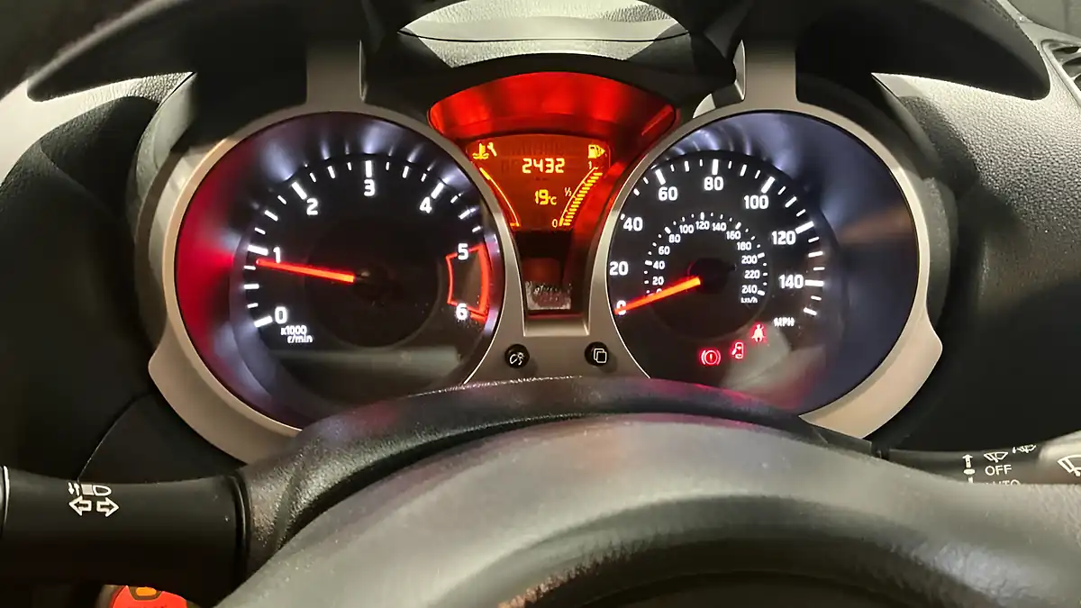 Used 2018 Nissan Juke N-Connecta Grey - Interior and Exterior details 12