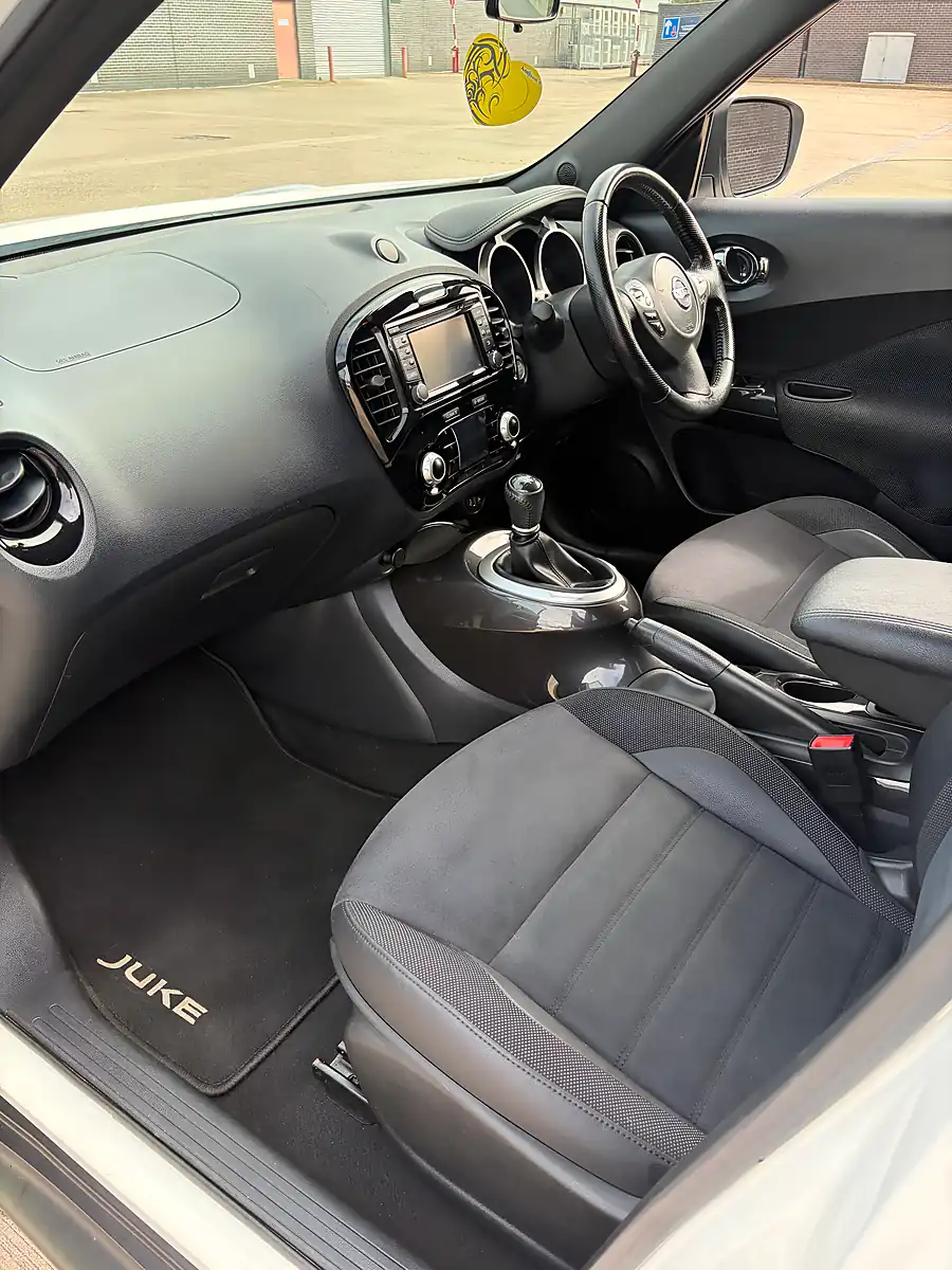 Used 2018 Nissan Juke N-Connecta Style White - Interior and Exterior details 11