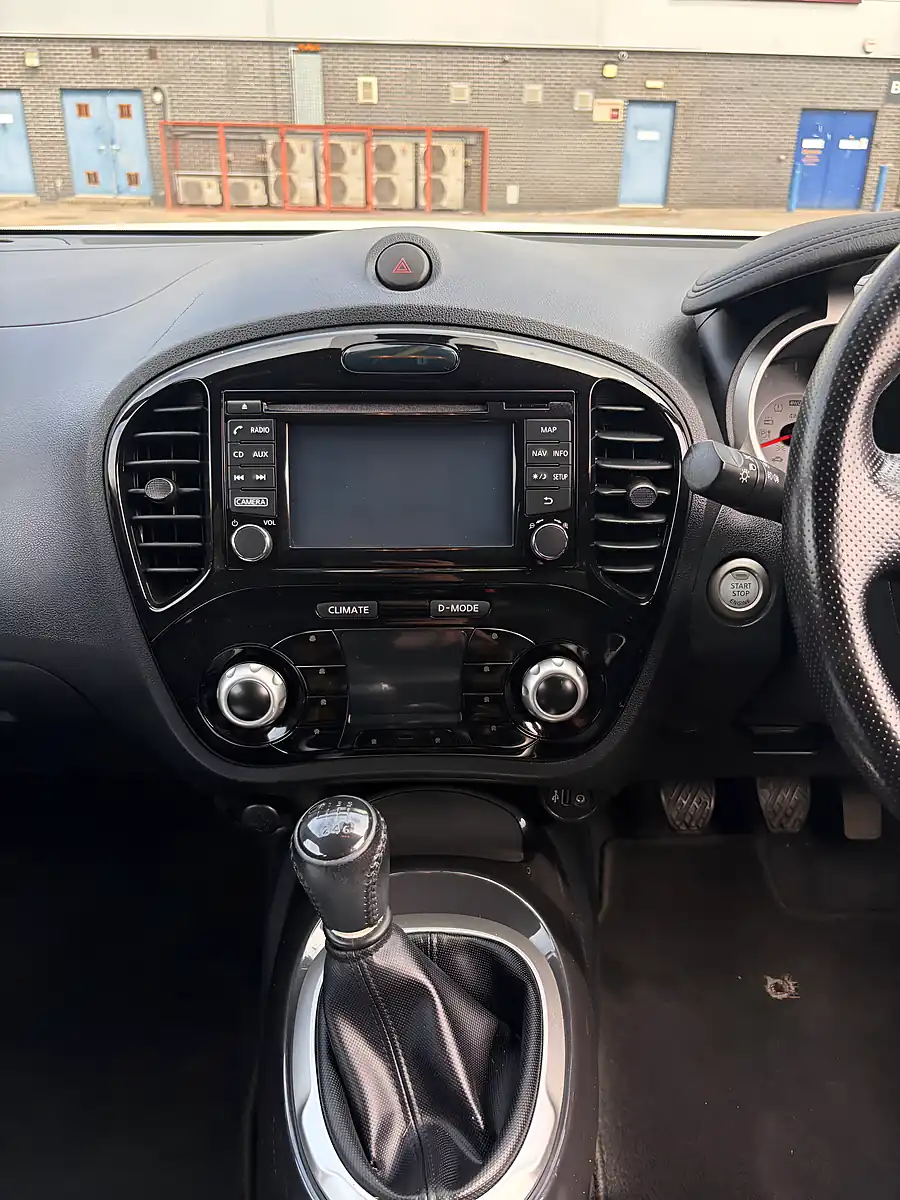 Used 2018 Nissan Juke N-Connecta Style White - Interior and Exterior details 12