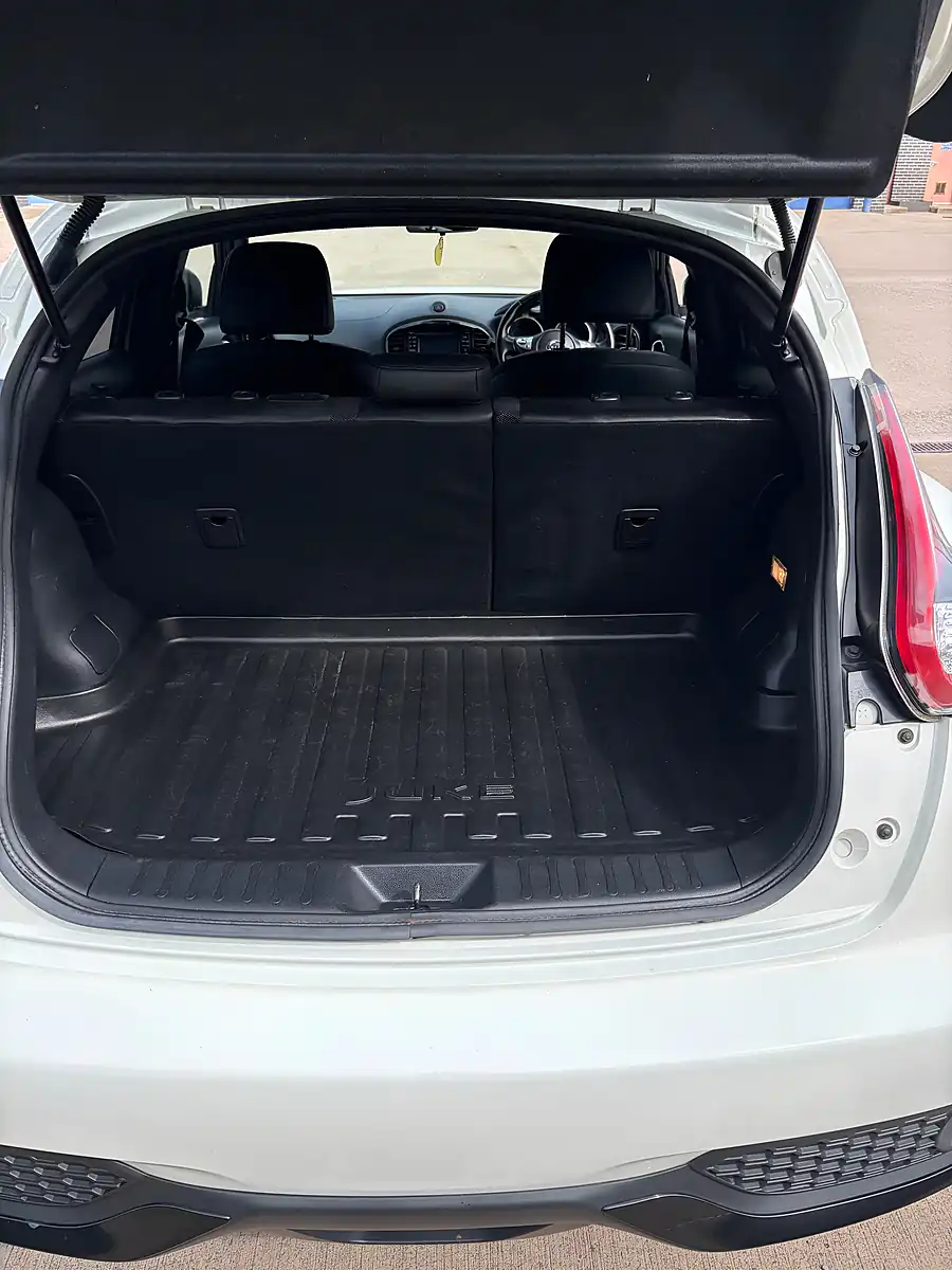 Used 2018 Nissan Juke N-Connecta Style White - Interior and Exterior details 9