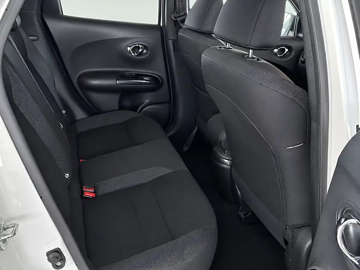 Used 2018 Nissan Juke N-Connecta White - Interior and Exterior details 8