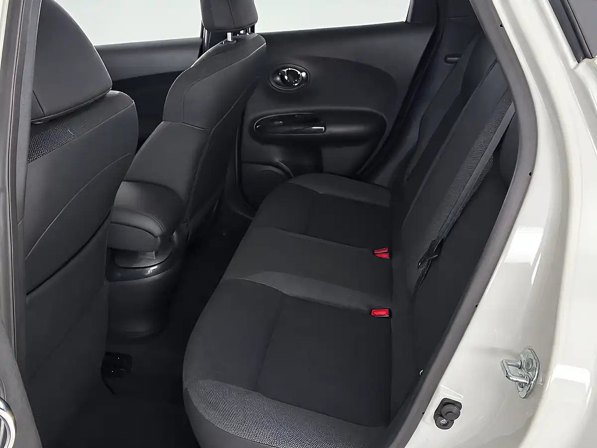 Used 2018 Nissan Juke N-Connecta White - Interior and Exterior details 9
