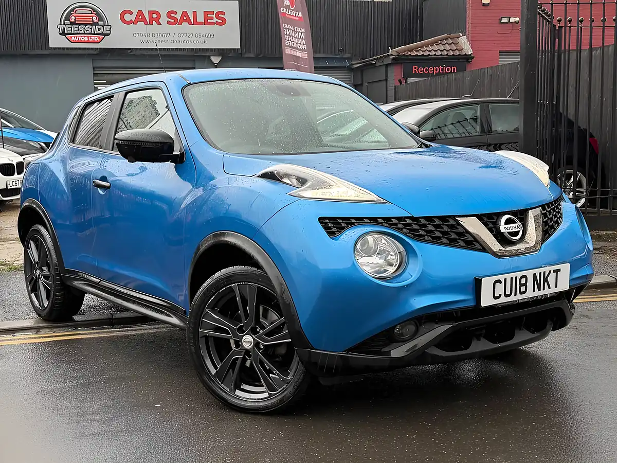 Used 2018 Nissan Juke Tekna Blue - Front View
