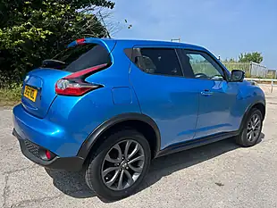 Used 2018 Nissan Juke Tekna Blue - Interior and Exterior details 10