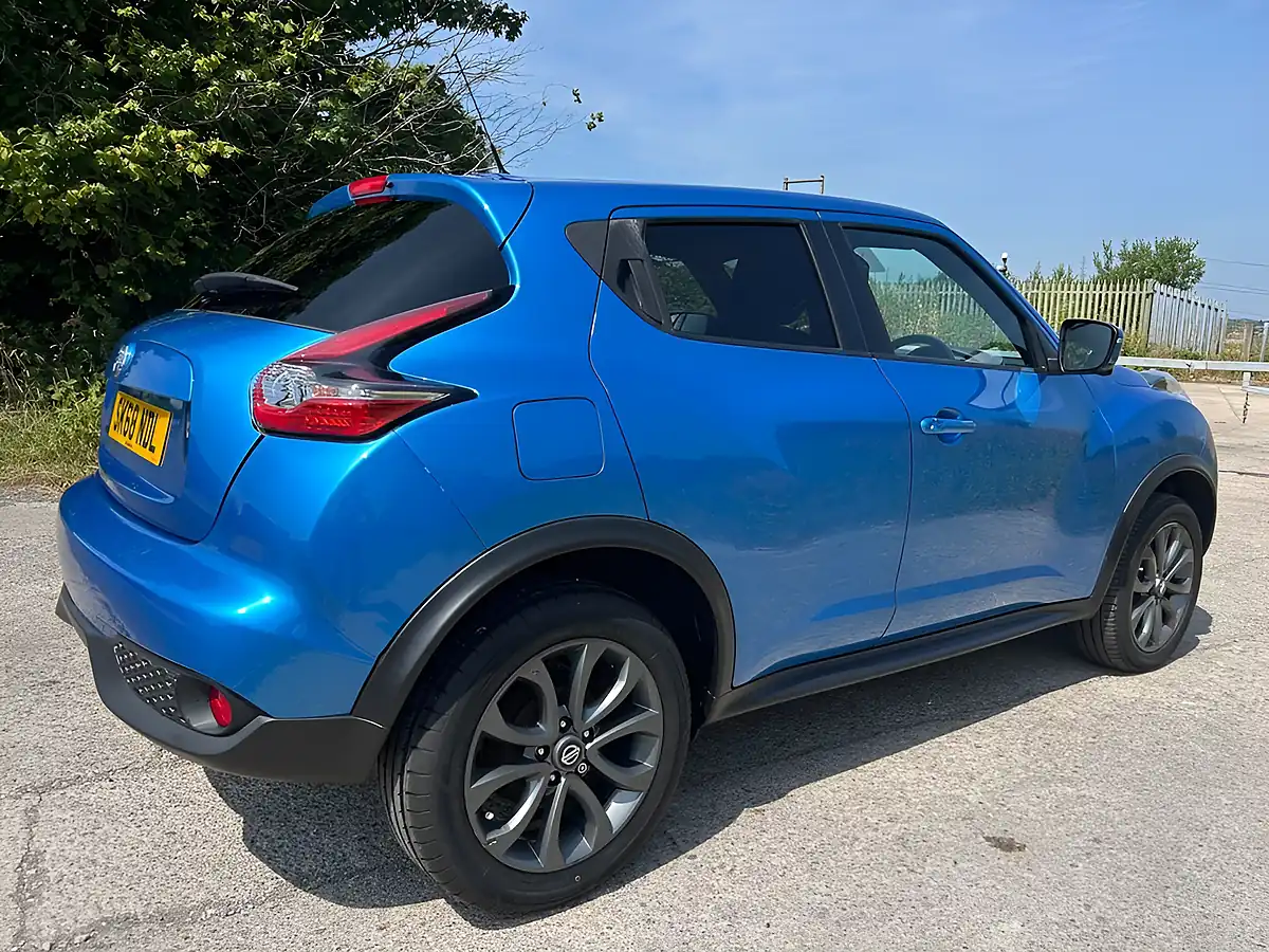 Used 2018 Nissan Juke Tekna Blue - Interior and Exterior details 10