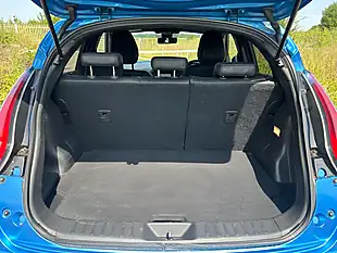 Used 2018 Nissan Juke Tekna Blue - Interior and Exterior details 11