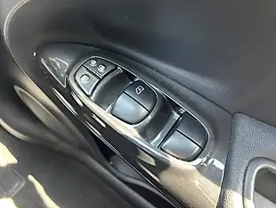 Used 2018 Nissan Juke Tekna Blue - Interior and Exterior details 16