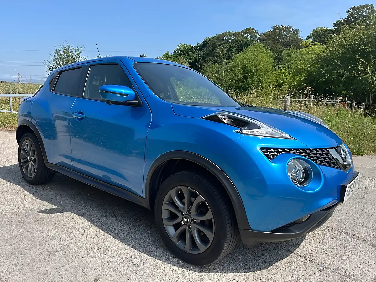 Used 2018 Nissan Juke Tekna Blue - Interior and Exterior details 9