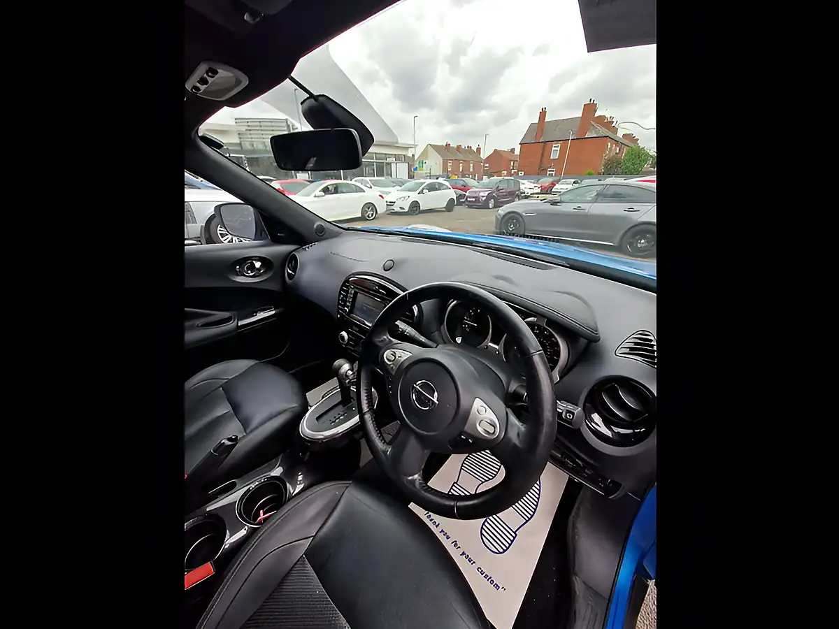 Used 2018 Nissan Juke Tekna Blue - Interior and Exterior details 14
