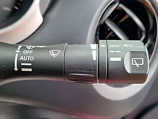 Used 2018 Nissan Juke Tekna Blue - Interior and Exterior details 18