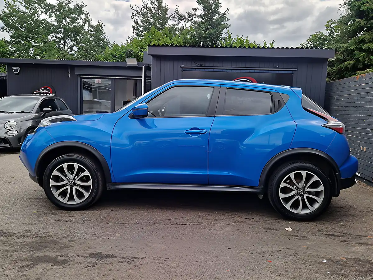 Used 2018 Nissan Juke Tekna Blue - Interior and Exterior details 6