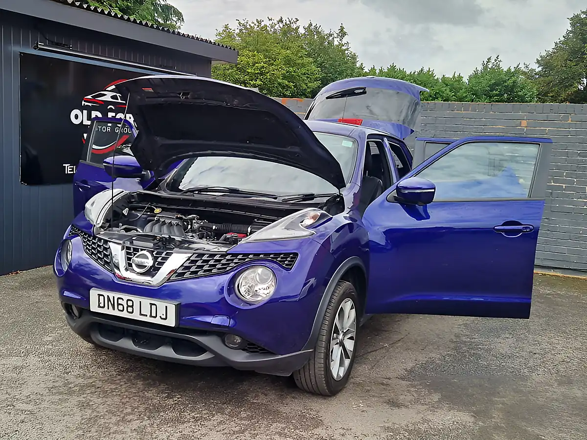 Used 2018 Nissan Juke Tekna Blue - Interior and Exterior details 10