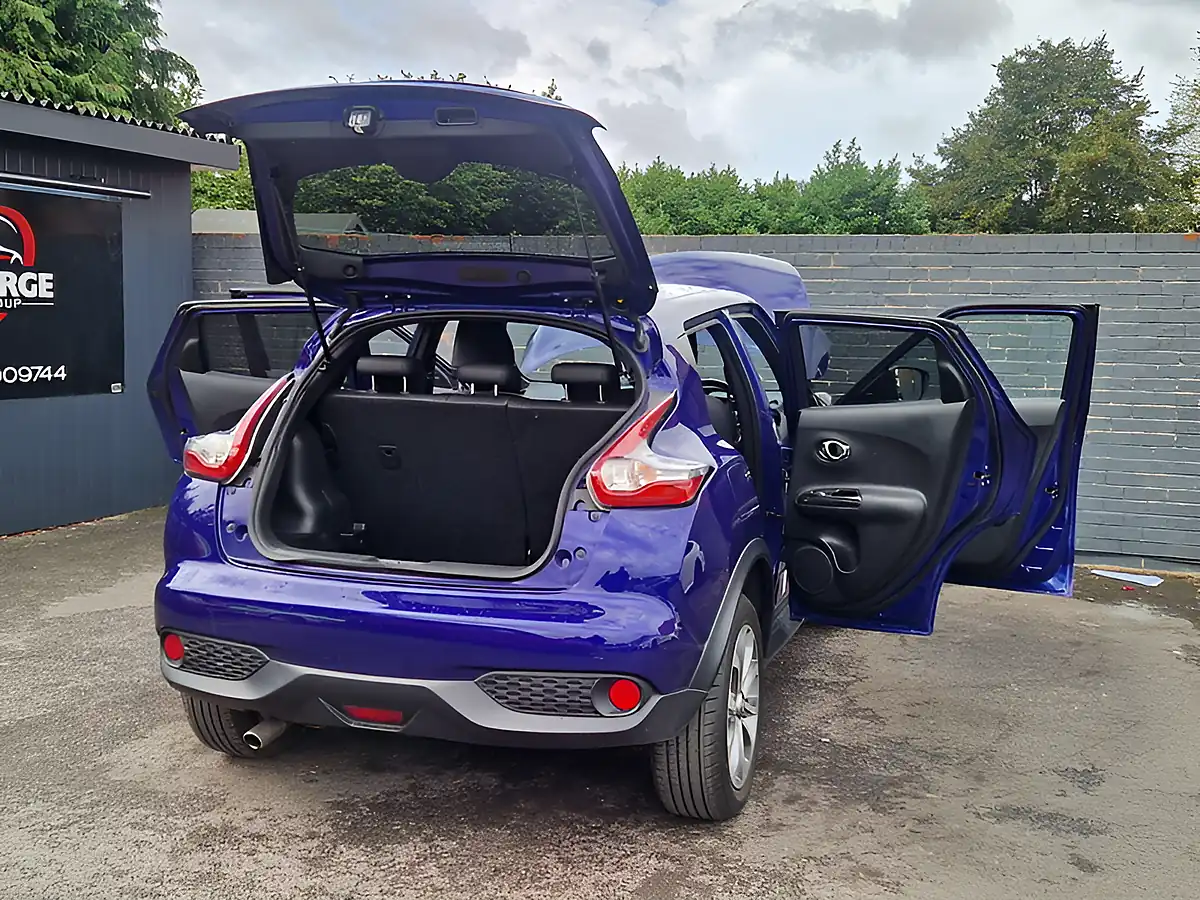 Used 2018 Nissan Juke Tekna Blue - Interior and Exterior details 12