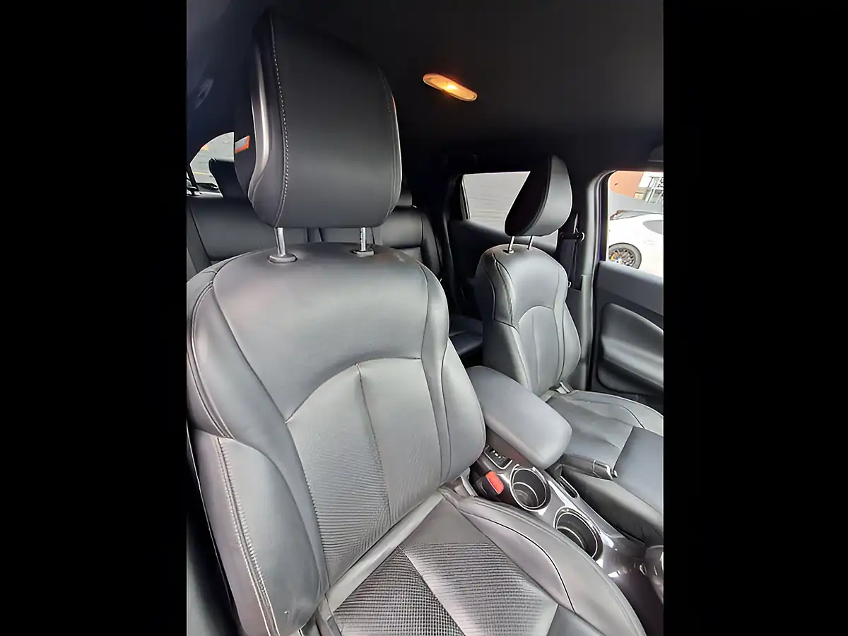 Used 2018 Nissan Juke Tekna Blue - Interior and Exterior details 14