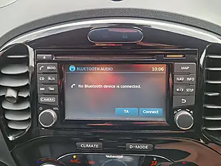 Used 2018 Nissan Juke Tekna Blue - Interior and Exterior details 17