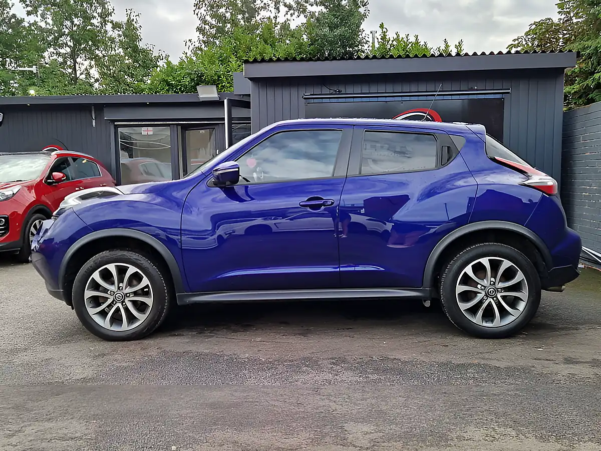 Used 2018 Nissan Juke Tekna Blue - Interior and Exterior details 6