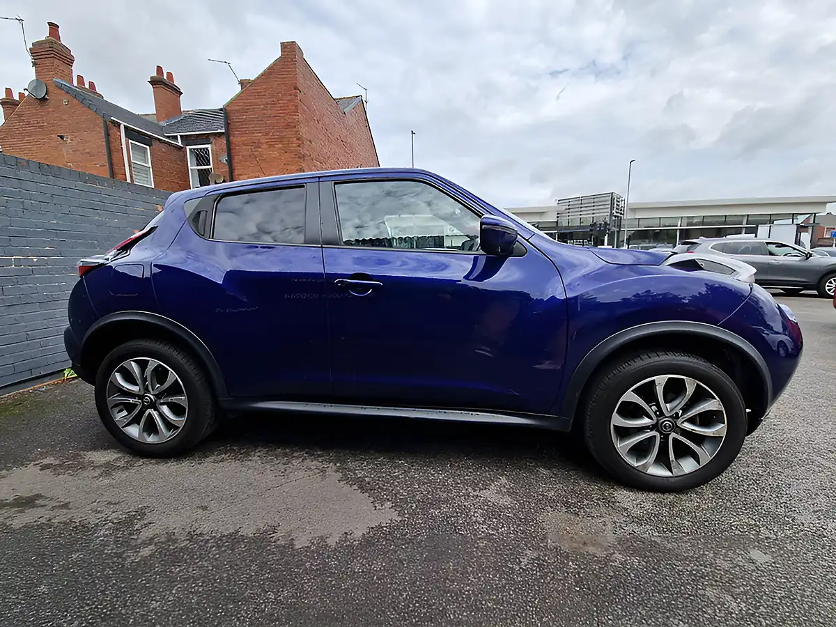 Used 2018 Nissan Juke Tekna Blue - Interior and Exterior details 7
