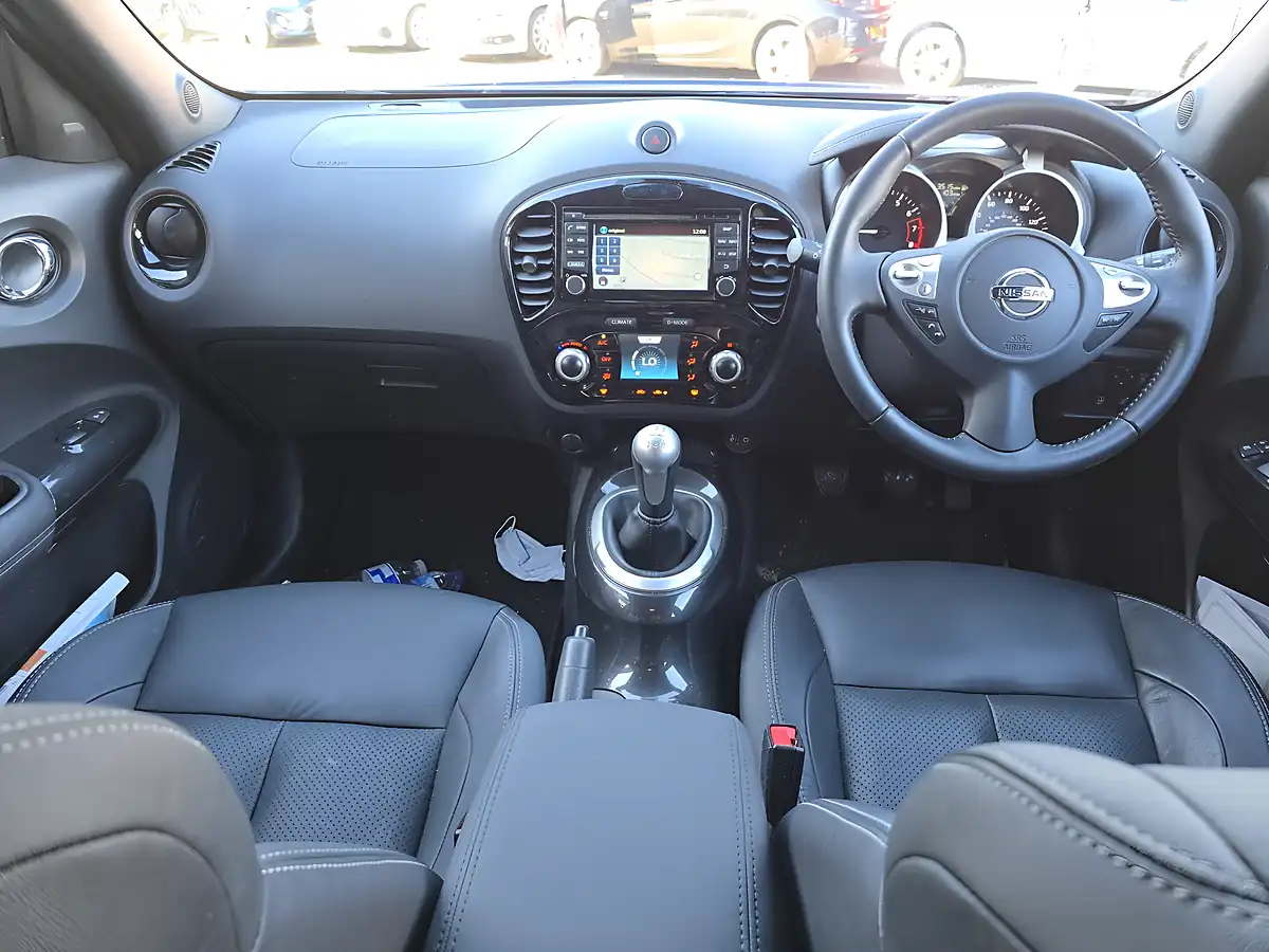 Used 2018 Nissan Juke Tekna Blue - Interior and Exterior details 7