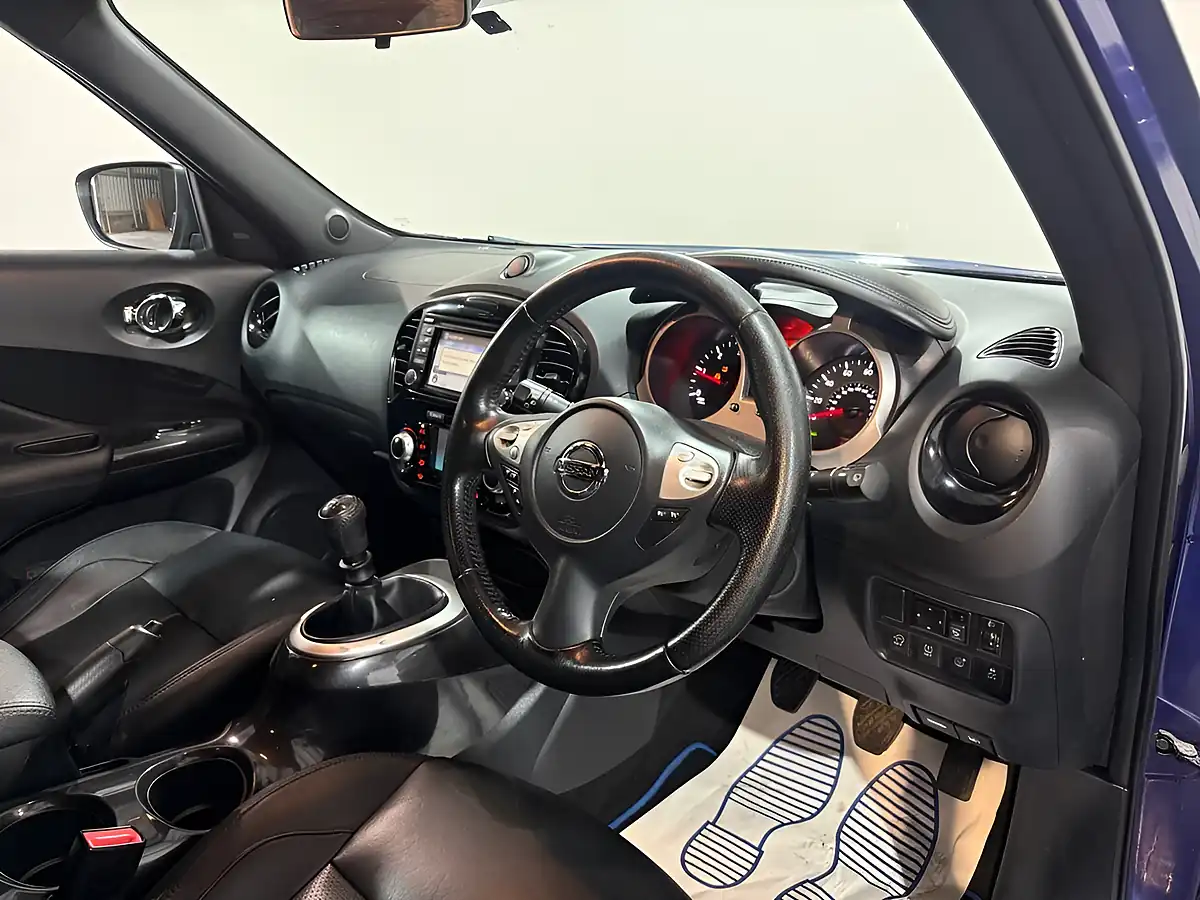 Used 2018 Nissan Juke Tekna Blue - Interior and Exterior details 10