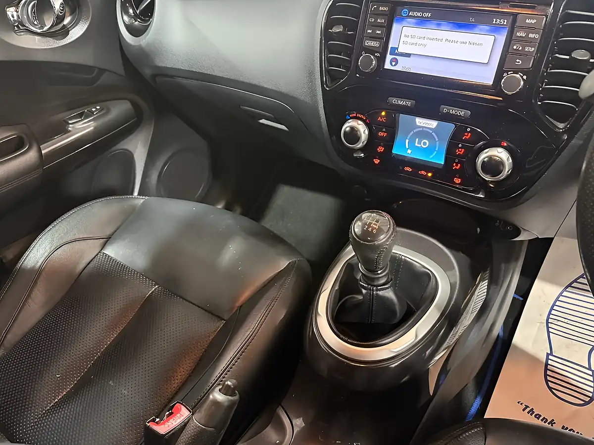 Used 2018 Nissan Juke Tekna Blue - Interior and Exterior details 15
