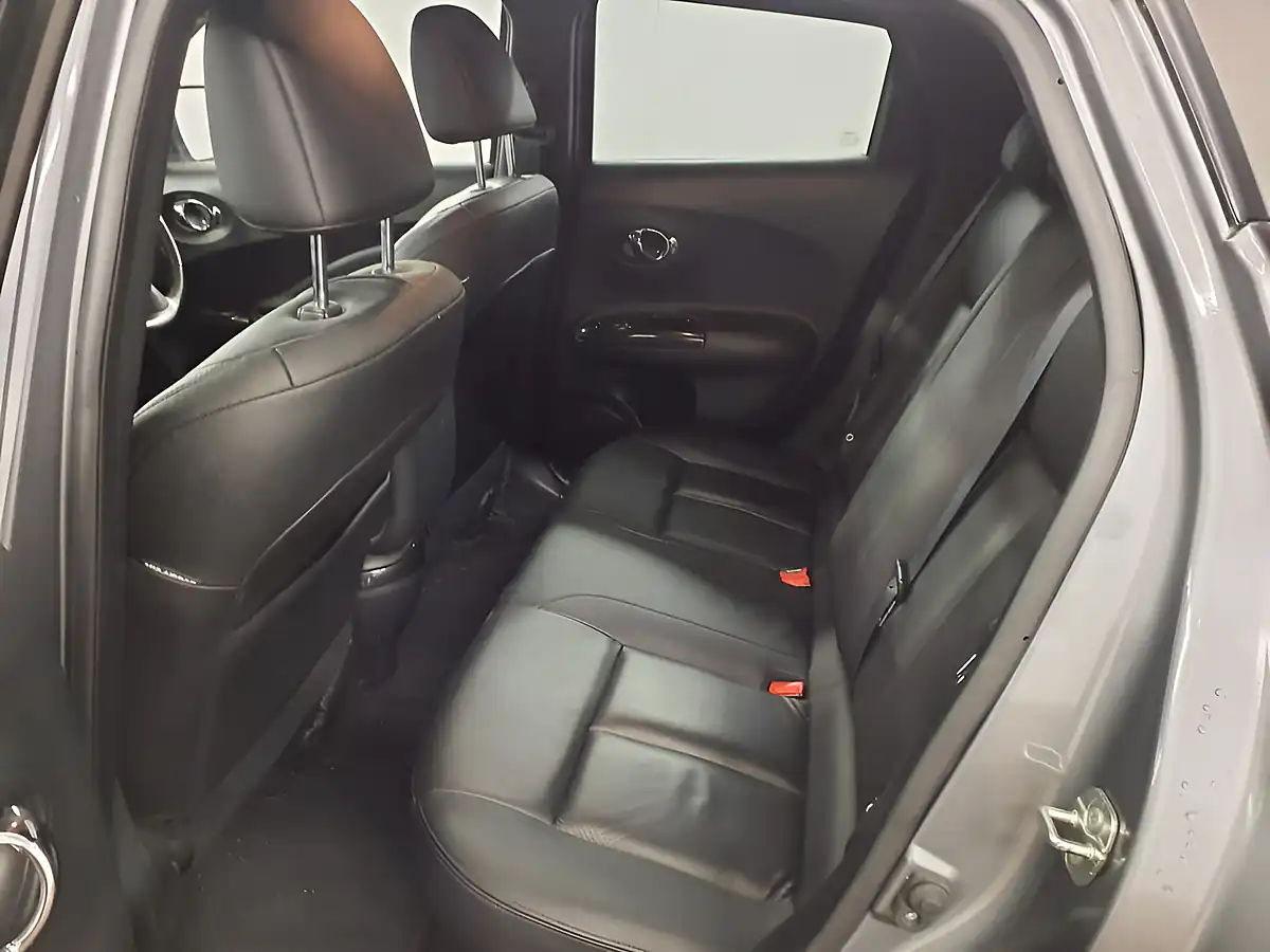 Used 2018 Nissan Juke Tekna Grey - Interior and Exterior details 10