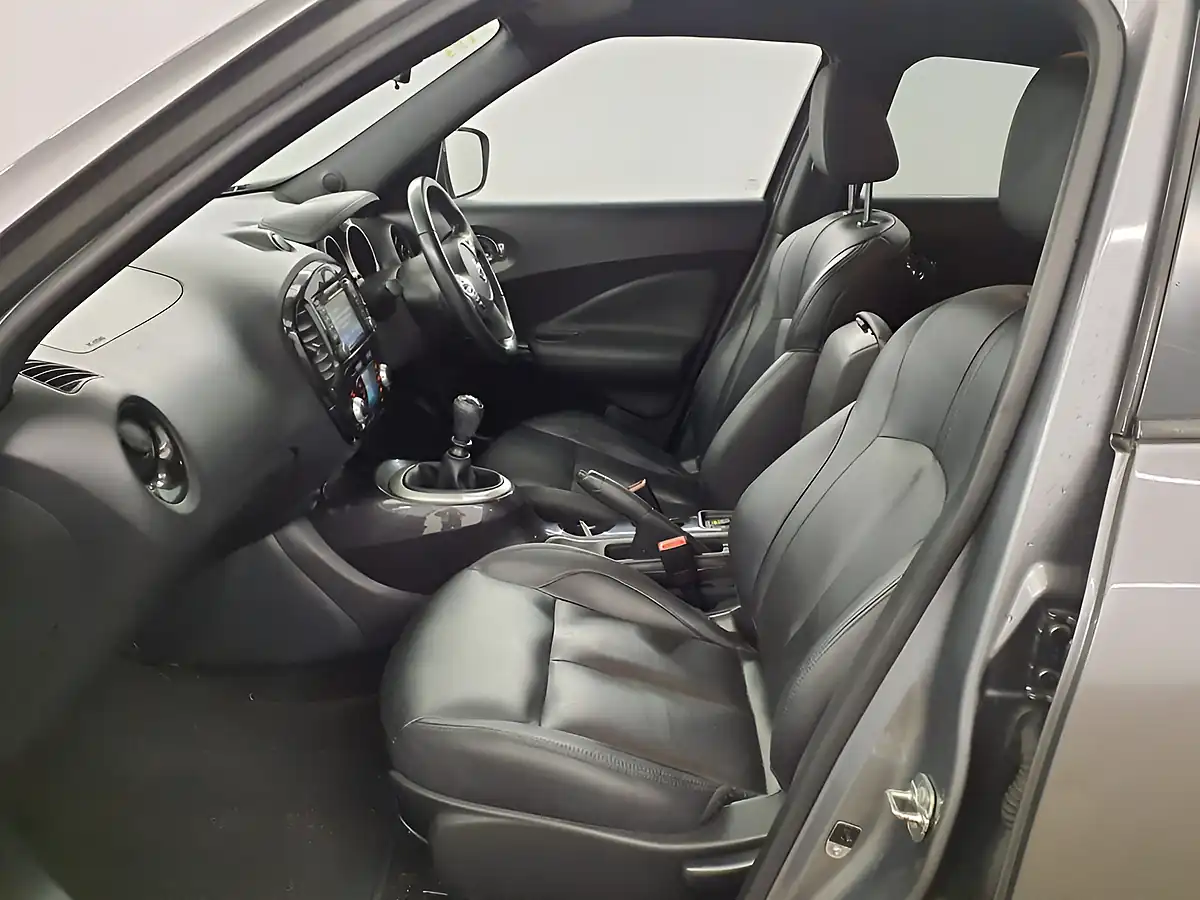 Used 2018 Nissan Juke Tekna Grey - Interior and Exterior details 9