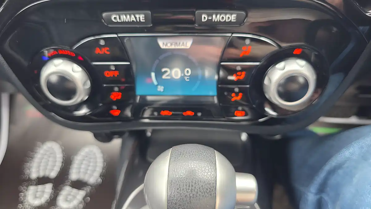 Used 2018 Nissan Juke Tekna Grey - Interior and Exterior details 15