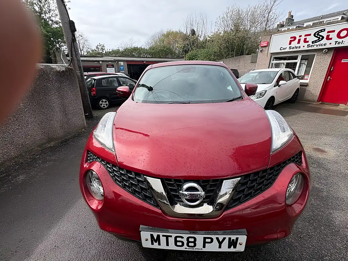 Used 2018 Nissan Juke Tekna Red - Interior and Exterior details 3
