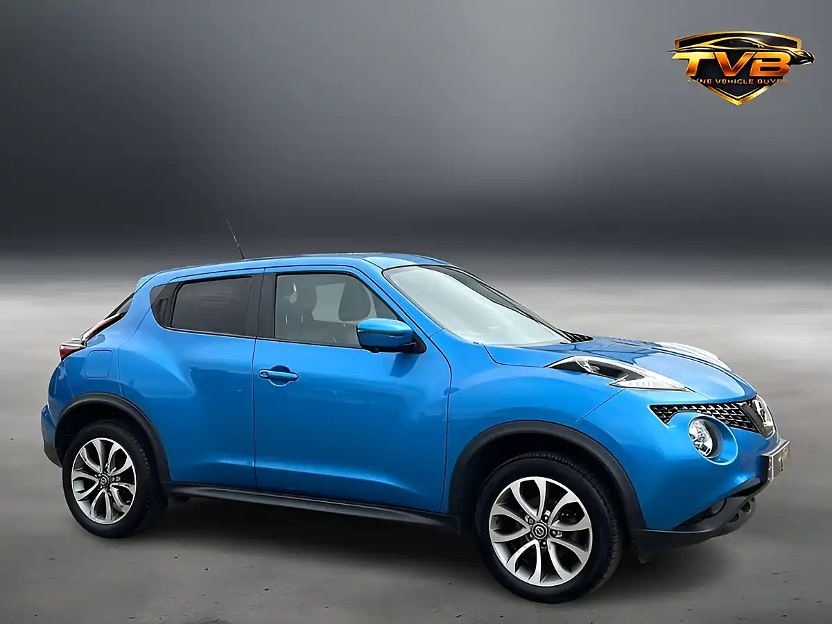 Used 2018 Nissan Juke Tekna Vivid Blue - Interior and Exterior details 15