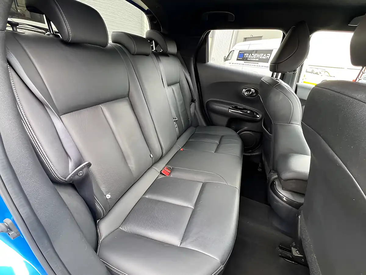 Used 2018 Nissan Juke Tekna Vivid Blue - Interior and Exterior details 16