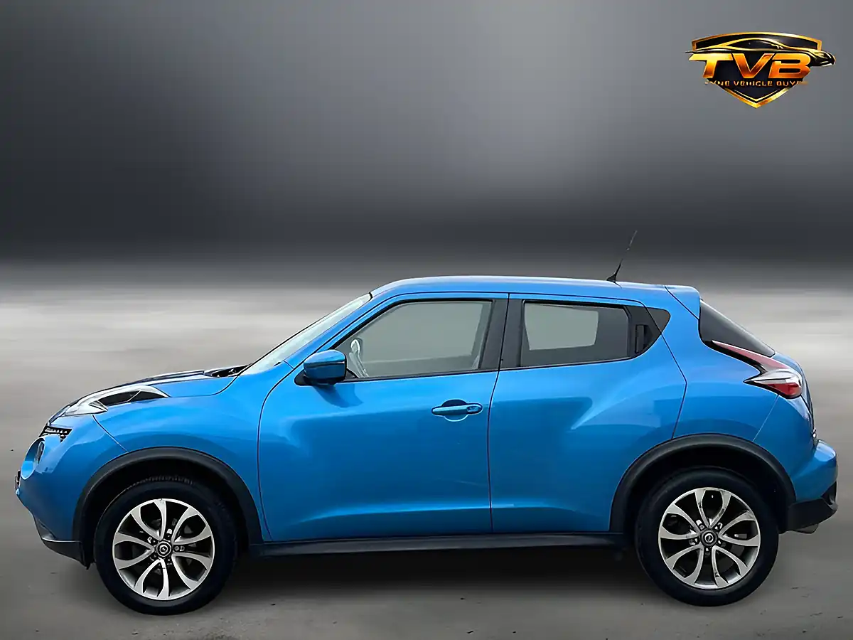 Used 2018 Nissan Juke Tekna Vivid Blue - Interior and Exterior details 6