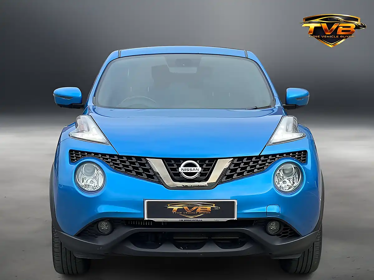 Used 2018 Nissan Juke Tekna Vivid Blue - Interior and Exterior details 9