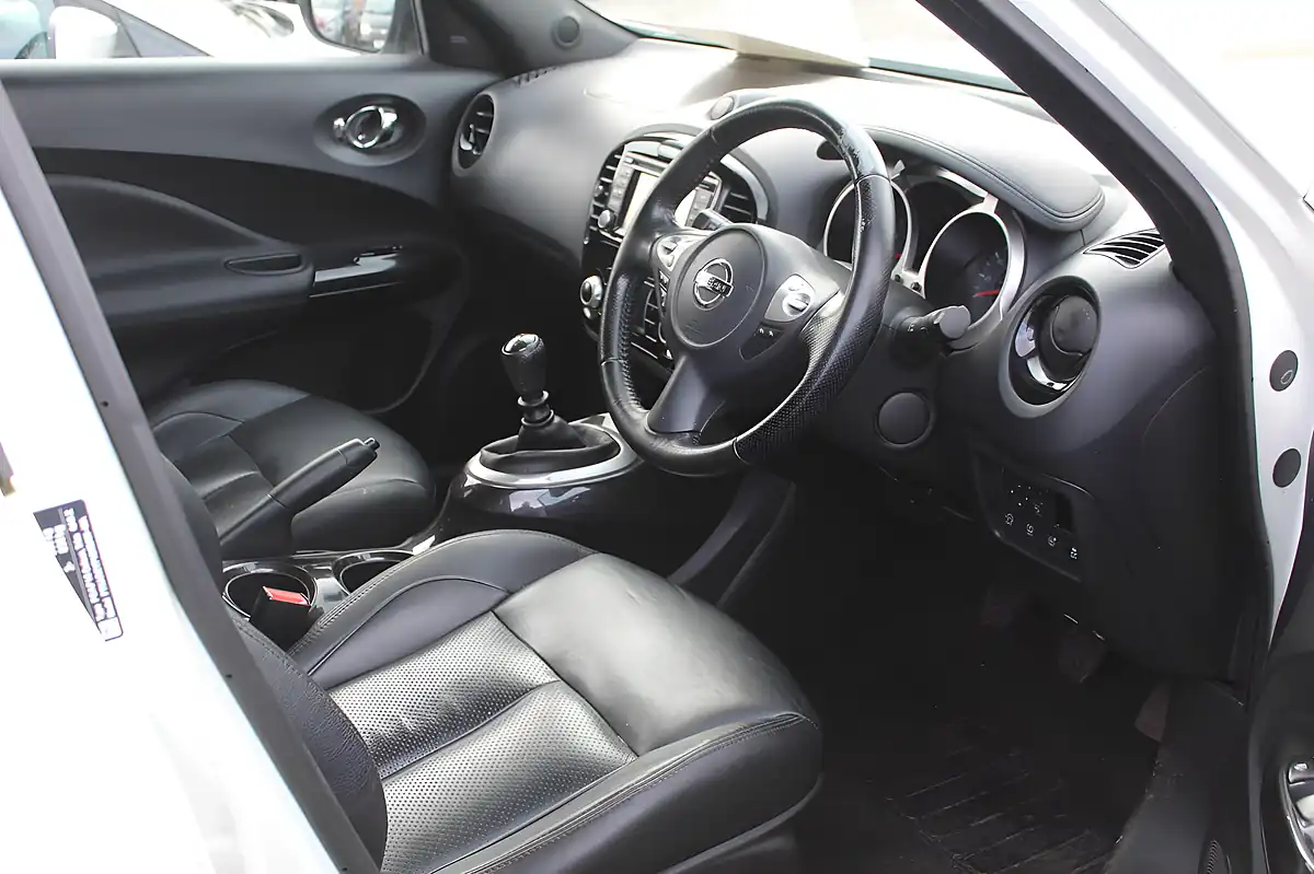Used 2018 Nissan Juke Tekna White - Interior and Exterior details 3